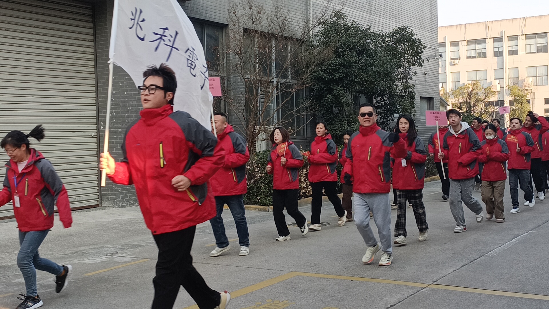 cbf2717f7879bf7a22194ee46f83898a_origin(1)