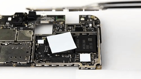 手机CPU导热硅胶片是如何进行散热的呢？