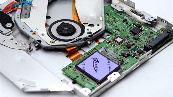固态硬盘散热应用导热硅胶片，具有不可替代的优势